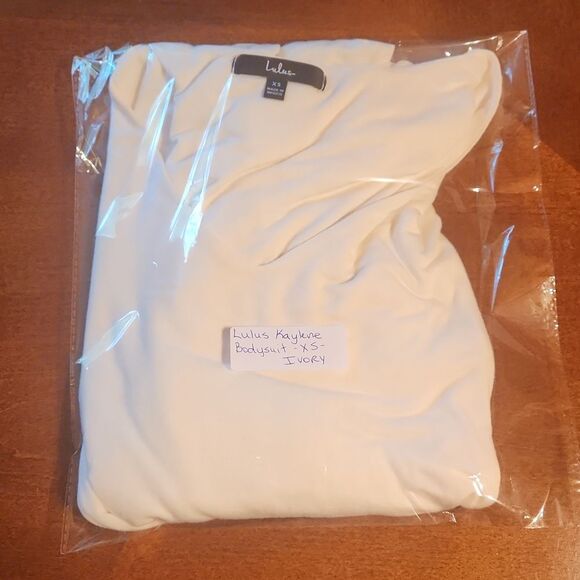 Lulus Bodycon Long Balloon Sleeve V-neck Thong Knit Bodysuit, XS, Ivory White - Picture 9 of 9